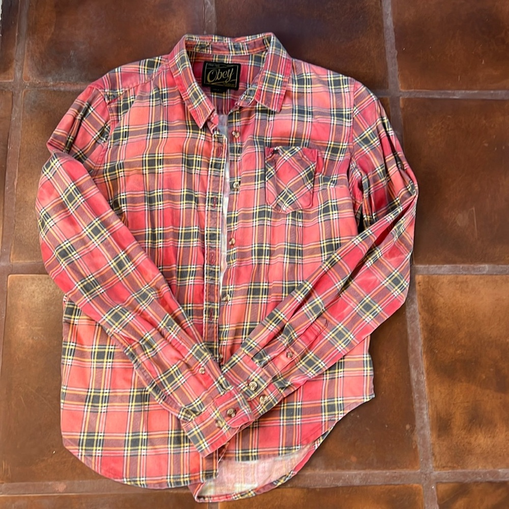 Obey shirt